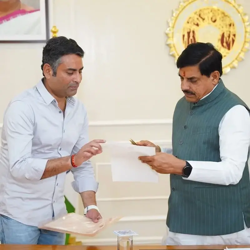 दीनदयाल उपाध्याय जी जन्मजयंती के अवसर पर वृक्षारोपण